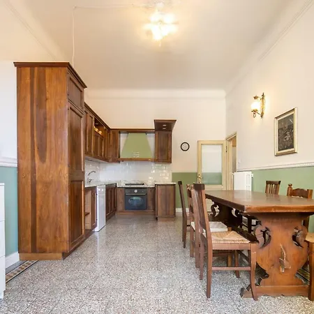Santa Maria Novella 4 Bedrooms By Mmega Apartman