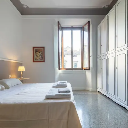 Apartman Santa Maria Novella 4 Bedrooms By Mmega Firenze